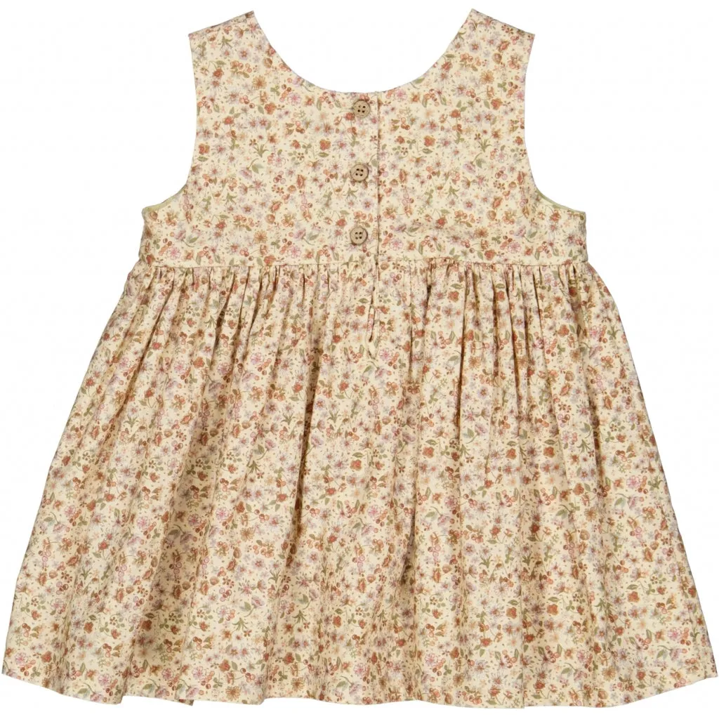 Pinafore Wrinkles - summer flowers